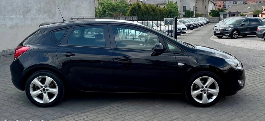 Opel Astra cena 26400 przebieg: 180000, rok produkcji 2010 z Jabłonowo Pomorskie małe 172
